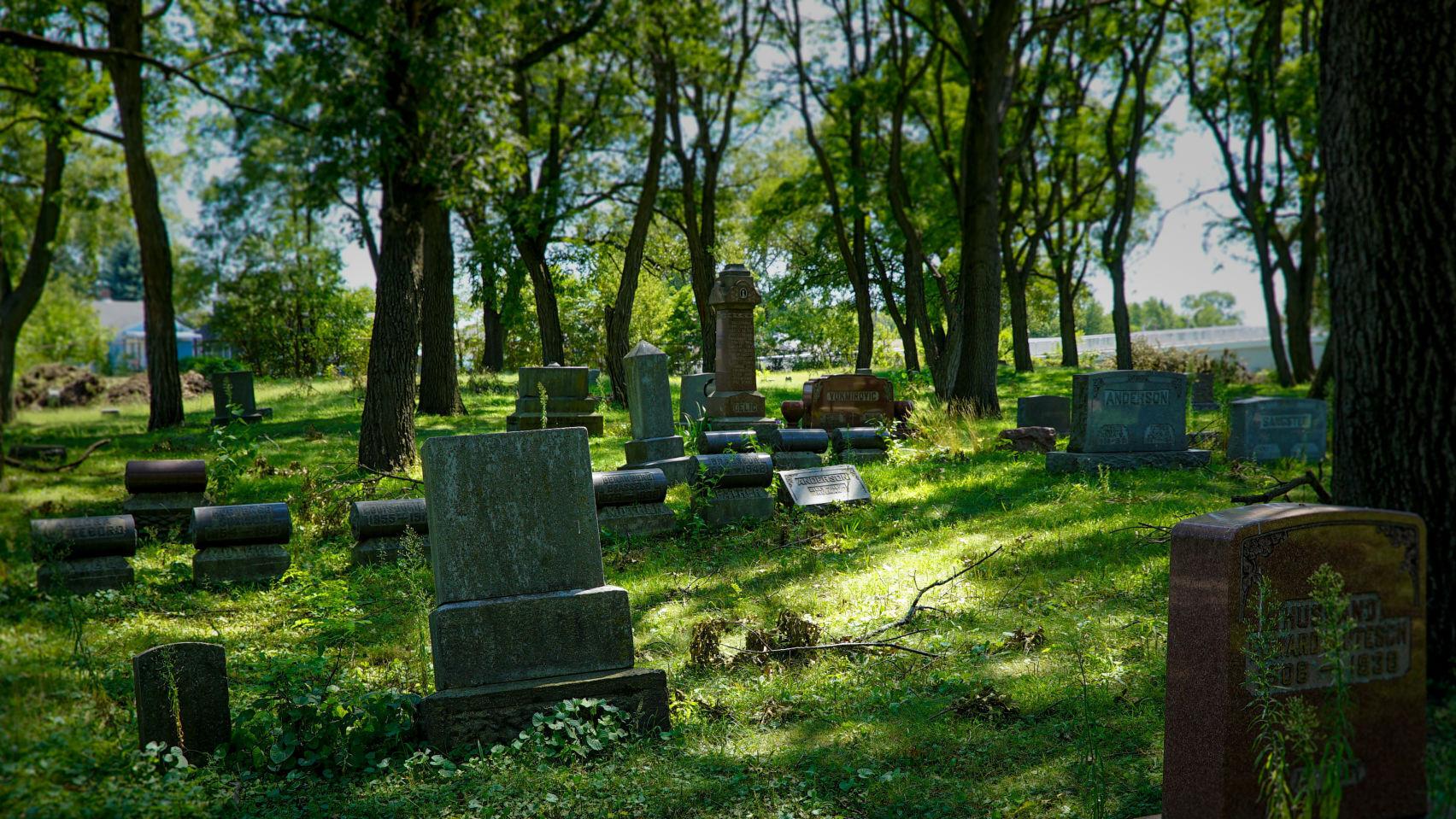 Suspected ICE agents spotted in Region cemetery